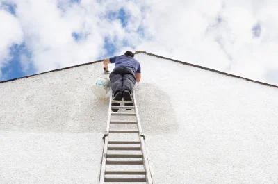 Peinture extérieure à Sainte-Sévère — façades et ravalement